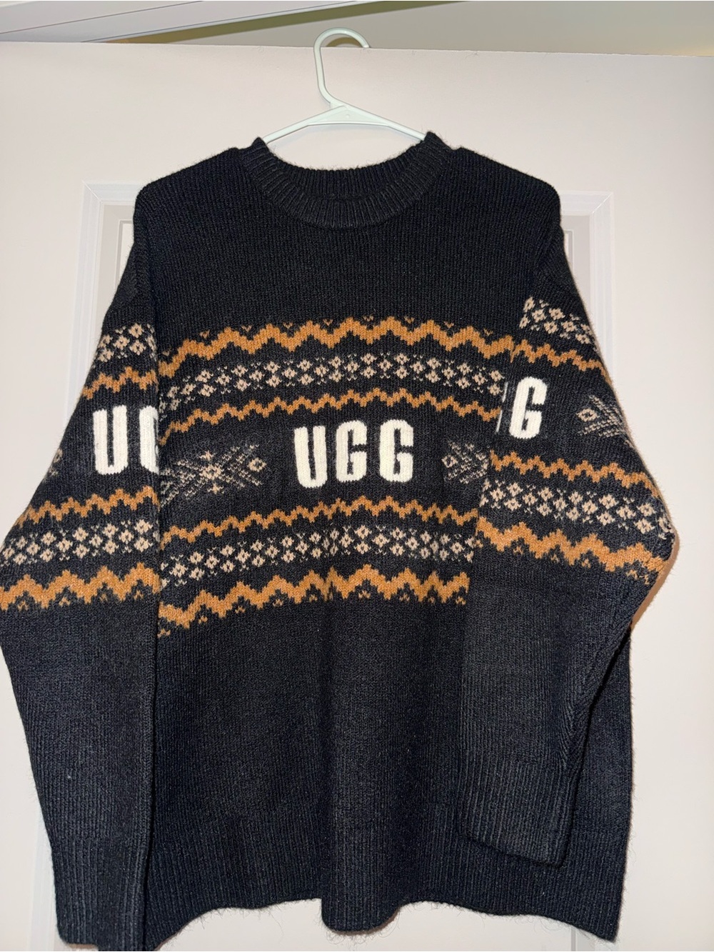 NWT UGG All Gender Fair Isle Crewneck Sweater in Black, Mustard & Cream.